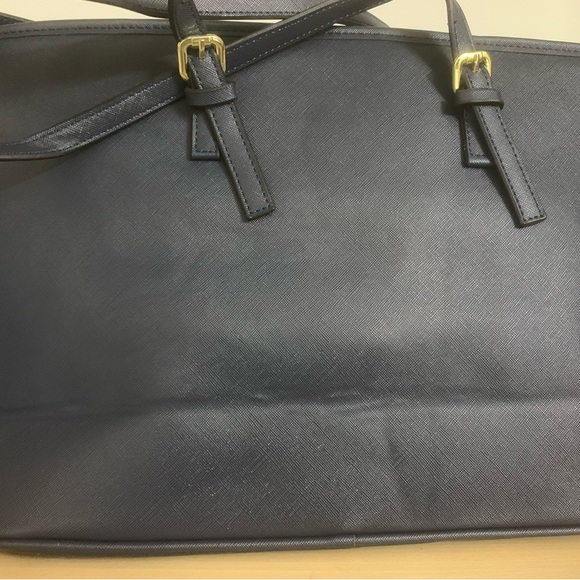 Last day to buy the bag. will remove it from the closet. MK tote (L) in blue - Picture 2 of 2